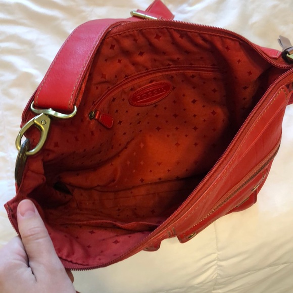 Large Red Crossbody Fossil Purse - Picture 4 of 4
